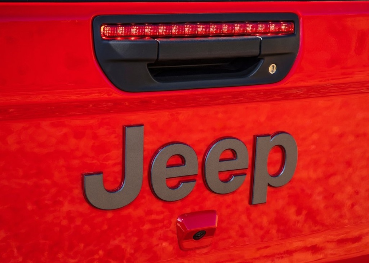 Jeep-Gladiator-2020-1024-c5