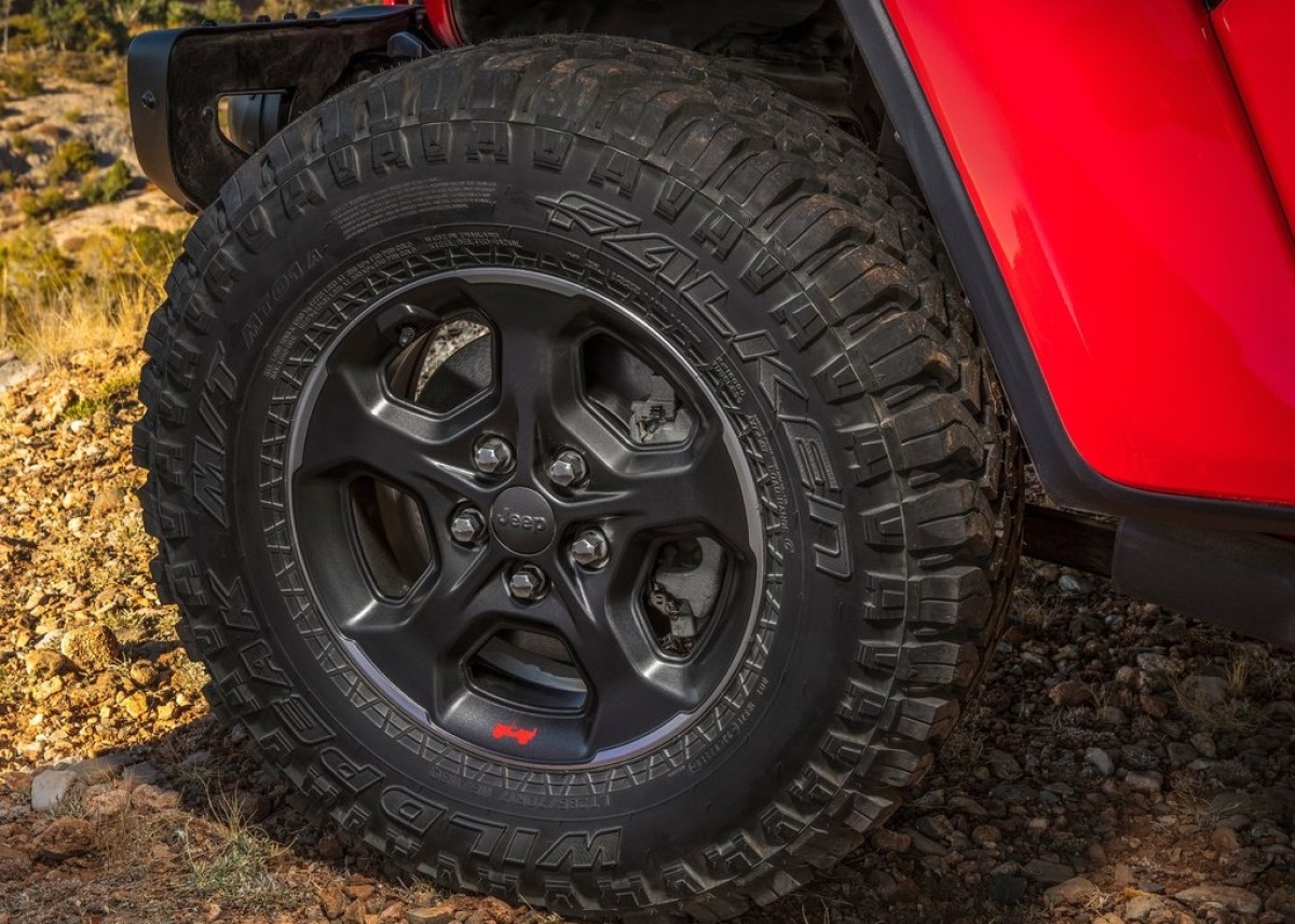 Jeep-Gladiator-2020-1024-c8
