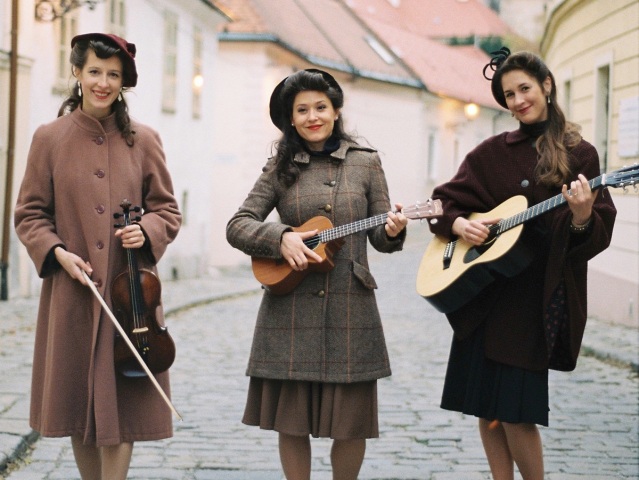 Paper Moon Trio