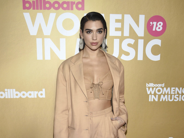 Speváčka Dua Lipa na 13. ročníku Billboard Women in Music.