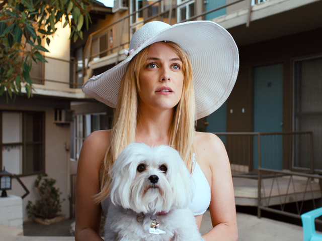 Riley Keough Záhada Silver Lake