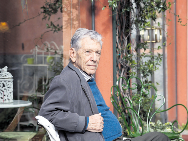 Amos Oz