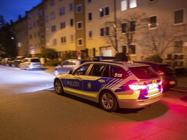 Nemecko Norimberg ženy dobodanie, polícia, auto