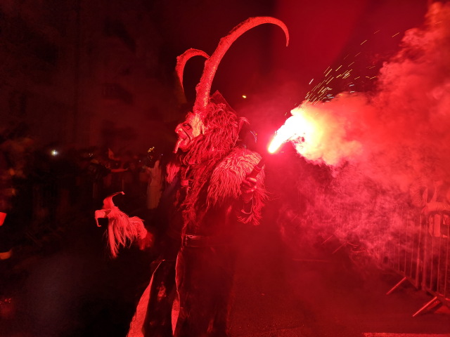 Pieštany, pochod čertov, krampus, maska