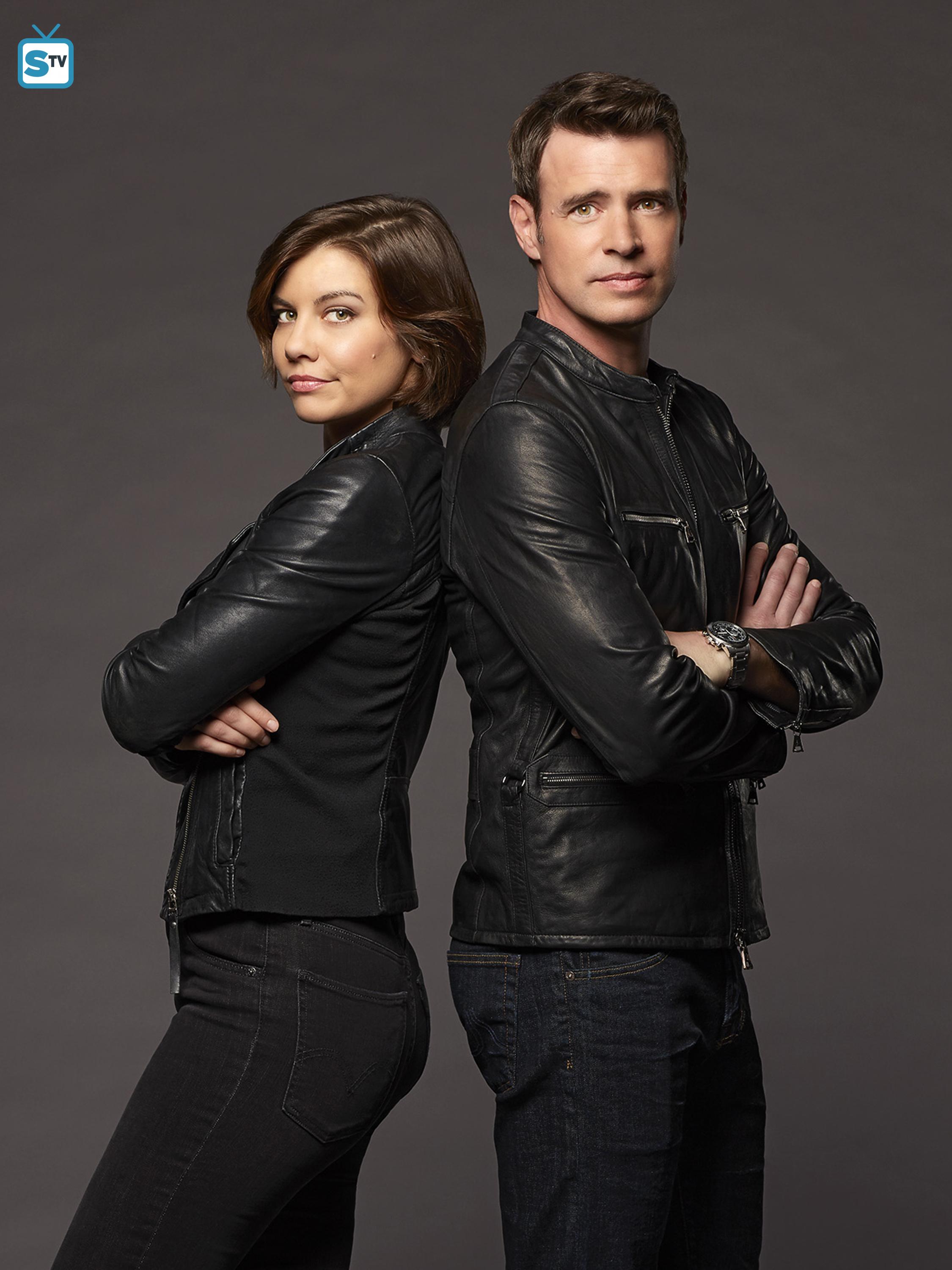 V novinke Whiskey Cavalier sa predstaví niekdajšia hviezda The Walking Dead herečka Lauren Cohan. Jej partnera stvárni nemenej známy seriálový herec Scott Foley.