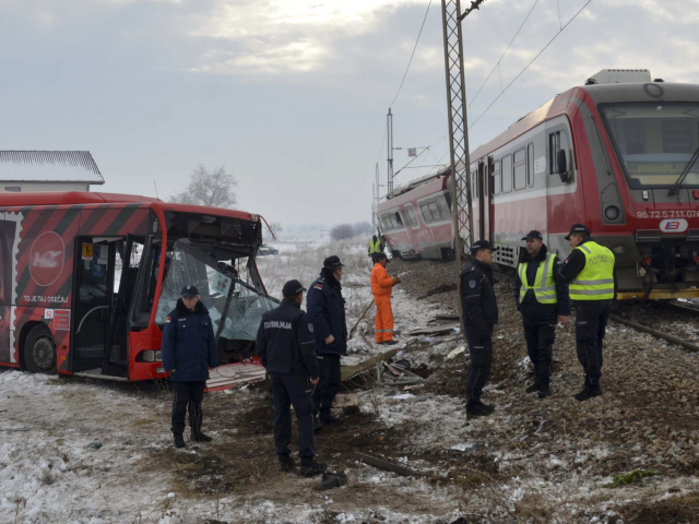 Srbsko, Niš, zrážka autobus vlak, havária