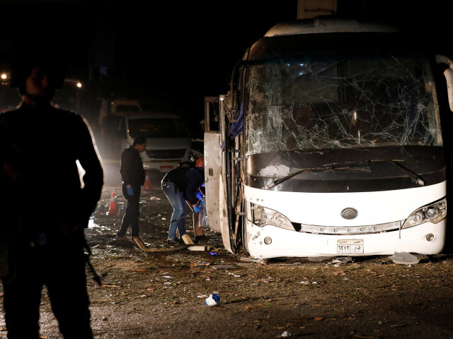 Gíza, Egypt, výbuch, bomba, turisti, autobus
