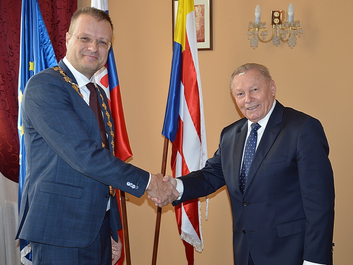 Rudolf Schuster, Igor Petrovčík, starosta