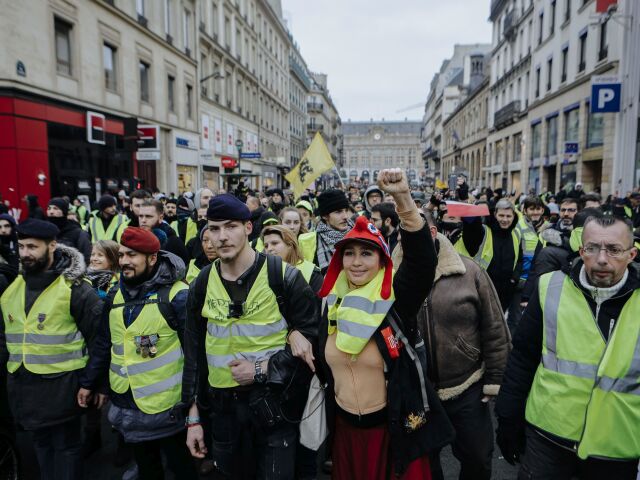 Francúzsko rok nový vesty žlté protesty prvé účasť nízk