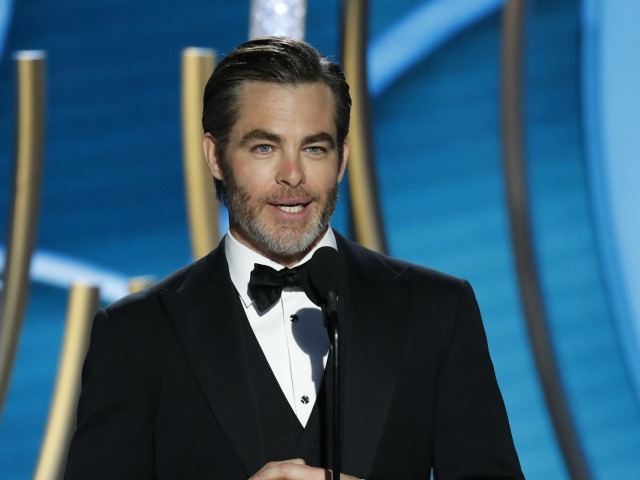 Herec Chris Pine prišiel na vyhlásenie Zlatých glóbusov odovzdať jednu z cien. 
