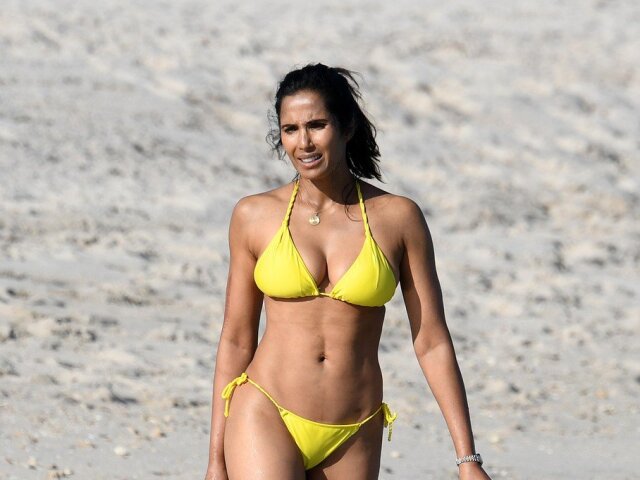 Moderátorka a producenta televíznej šou Padma Lakshmi predviedla svoje sexy krivky v Miami. 