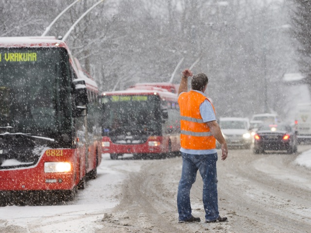 SR Bratislava počasie sneh doprava autobus vodič mhd
