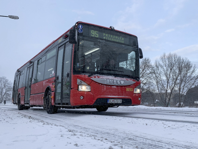 Bratislava počasie sneženie doprava autobus mhd