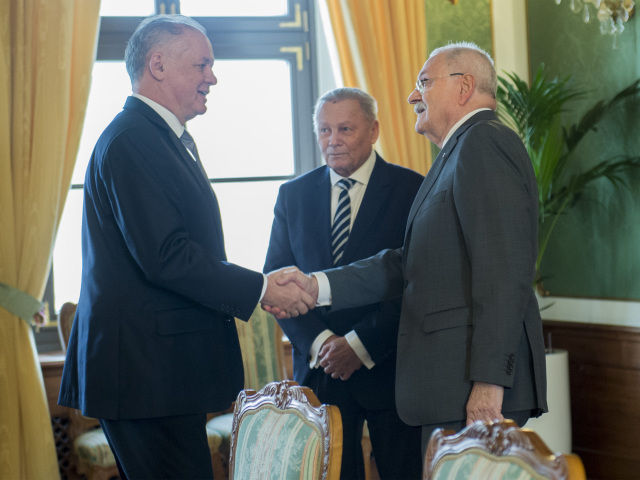 SR prezidenti Kiska, Schuster, Gašparovič obed spoločný BAX