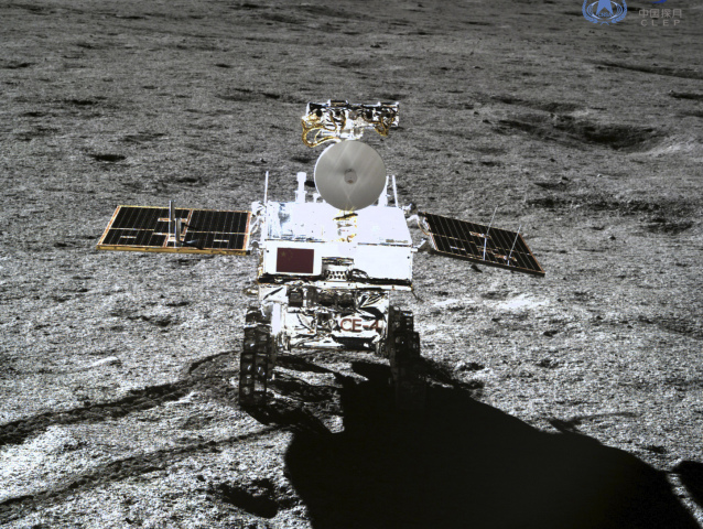 Čína vesmír Mesiac sonda rover fotografia panoramatická