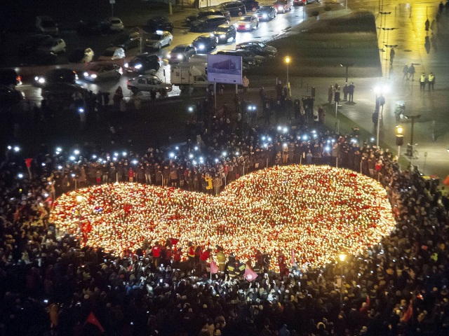 Poľsko, Gdansk, Adamowicz, sviečky