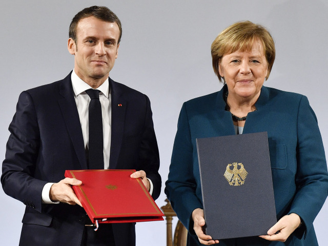 Nemecko Francúzsko Elyzejská zmluva podpis Macron Merkelová
