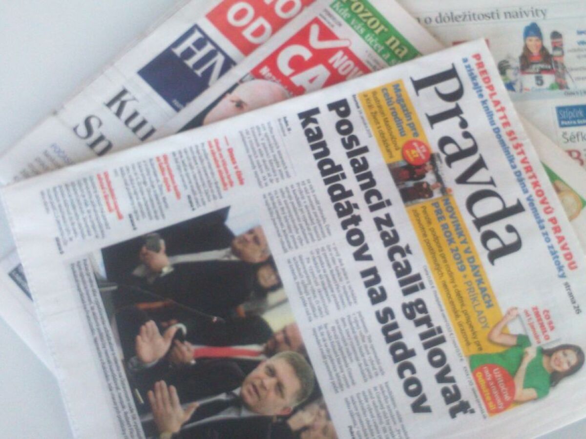 noviny, denníky, náhľadová foto