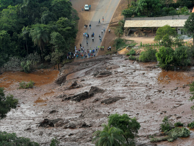 brazília, priehrada, pretrhnutie, voda, záplava