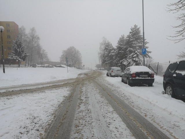 sneh, cesta, počasie, trenčín, auto