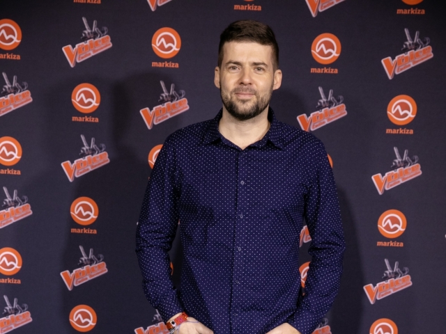 Hudobník a moderátor Peter Šarkan Novák. 