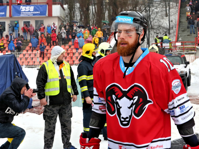 HOKEJ-WINTER CLASSIC: Banská Bystrica - Zvolen