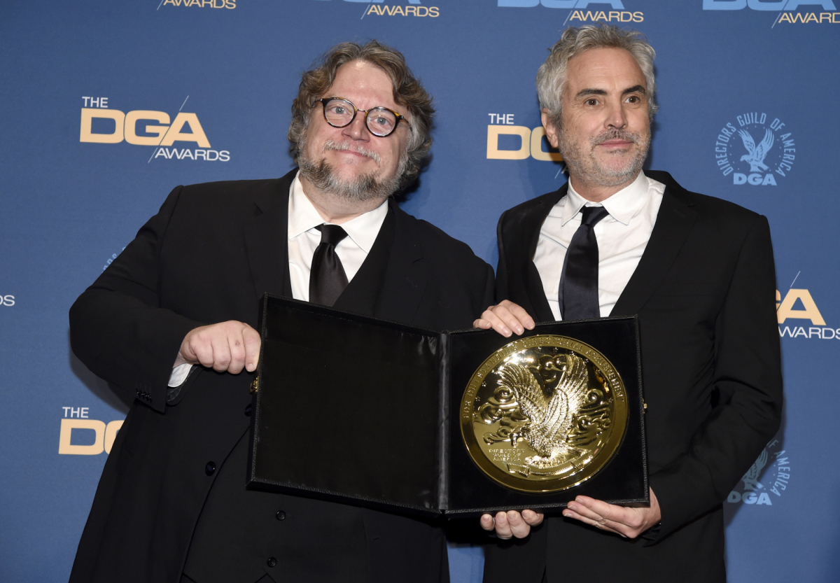 Režisér Guillermo del Toro (vľavo) a jeho krajan Alfonso Cuaron.