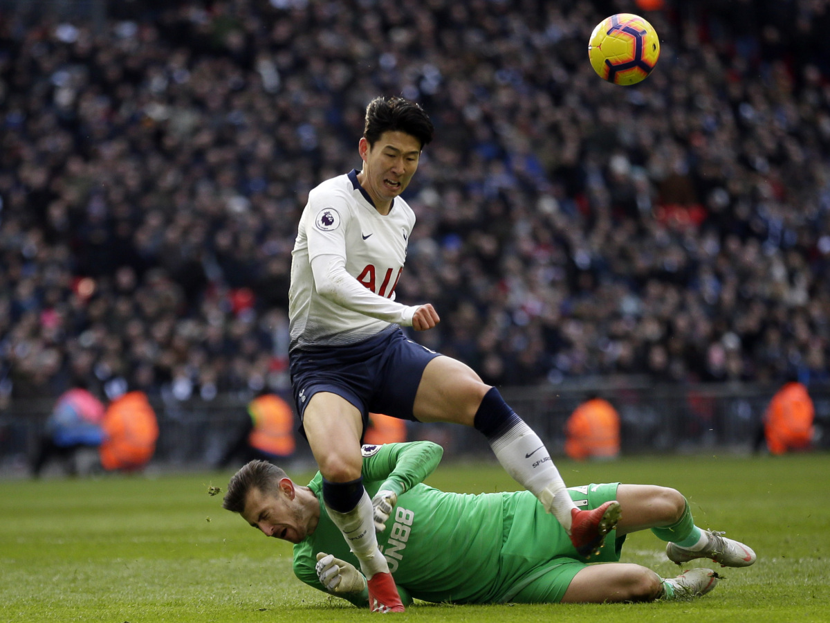 Martin Dúbravka, Son Heung-min
