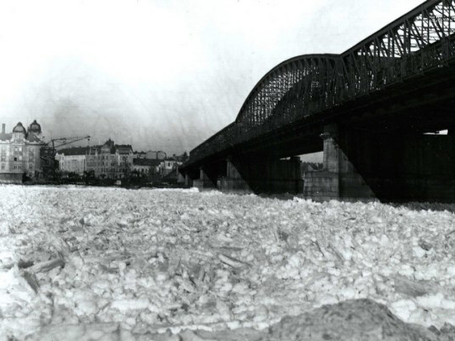 Dunaj, Starý most, zima, 1929