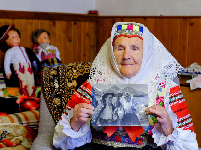 R.Zachvejova,K.Plicka