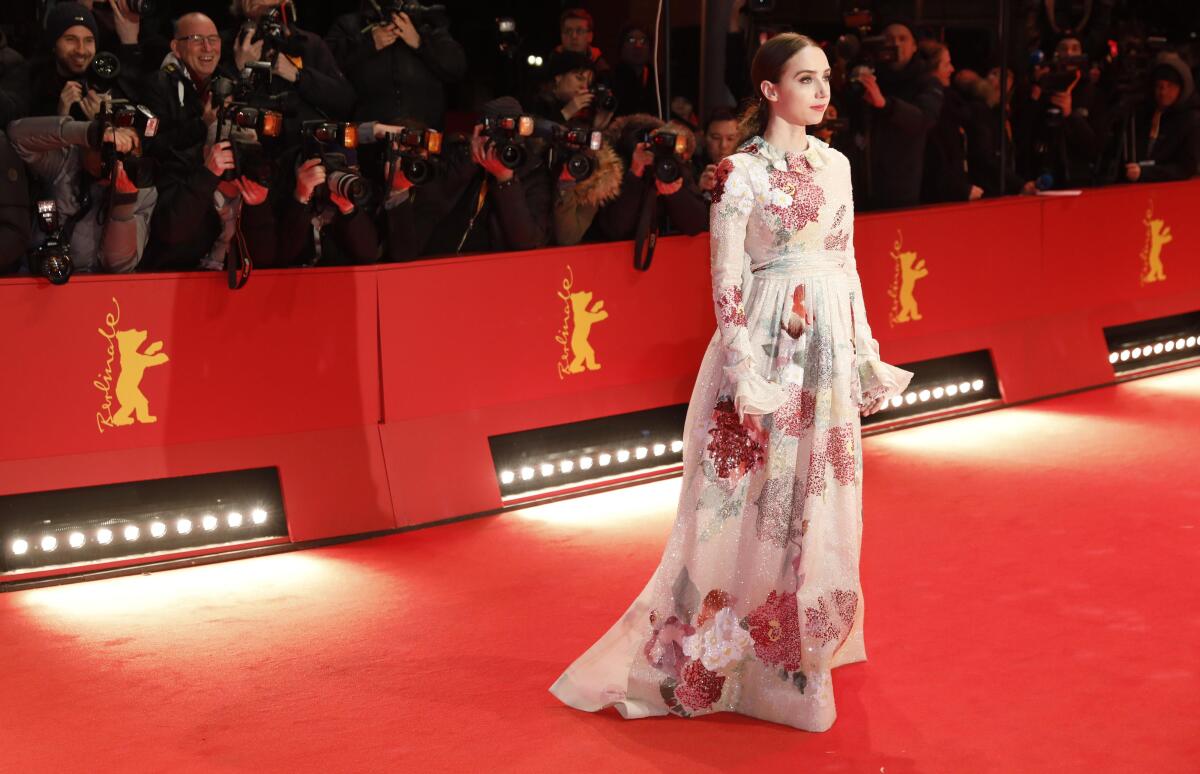 Herečka Zoe Kazan v kreácii Valentino. 