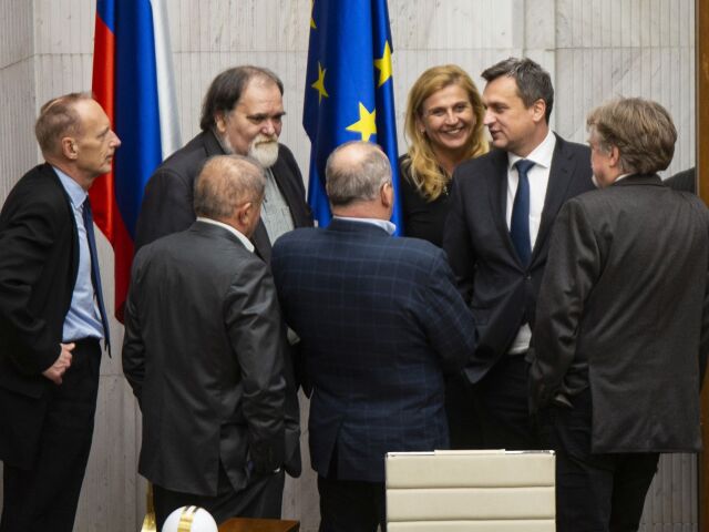 SR NRSR ÚS kandidáti voľba verejná BAX