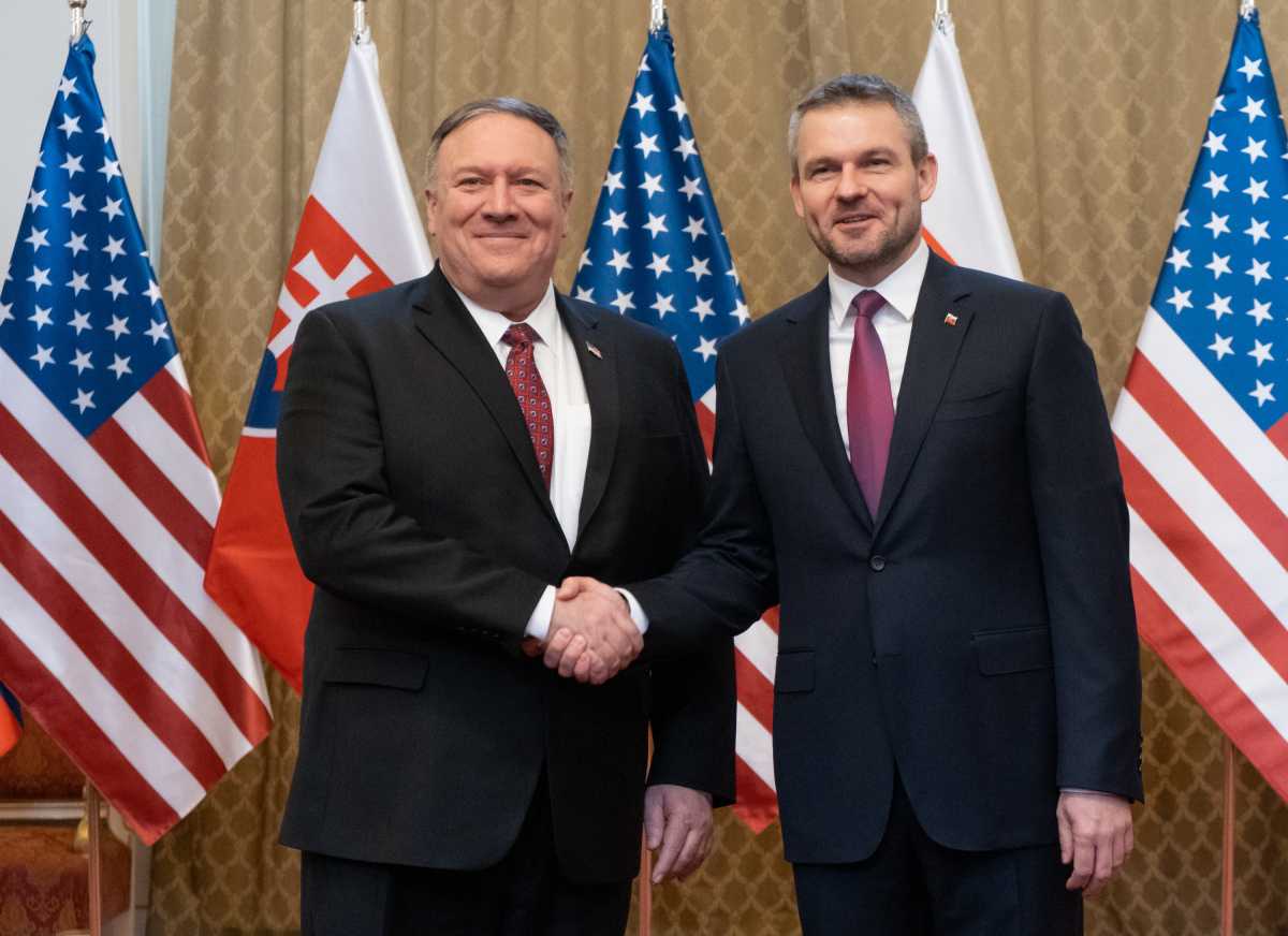 Mike Pompeo, Pellegrini, úrad vlády