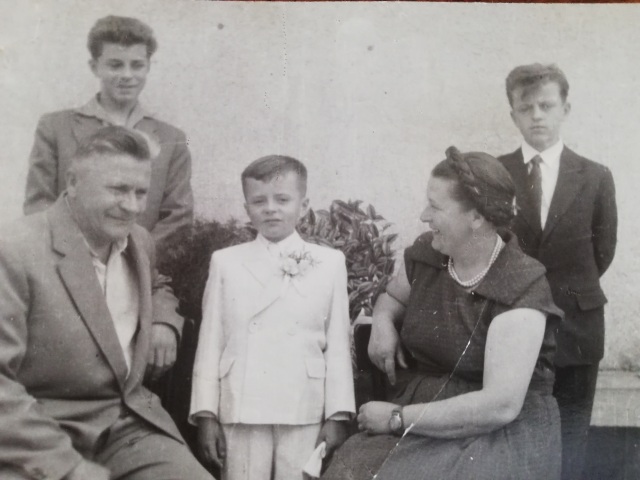 Rudolf Klucha, Marian Víťazsko, farárska rodina