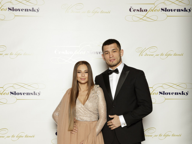 Speváčka Monika Bagárová debutovala na spoločenskej akcii s novým partnerom - zápasníkom Makhmudom Muradovom.
