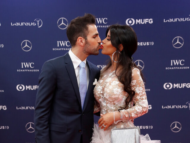 Futbalista Cesc Fabregas a jeho partnerka netajili svoju náklonnosť.