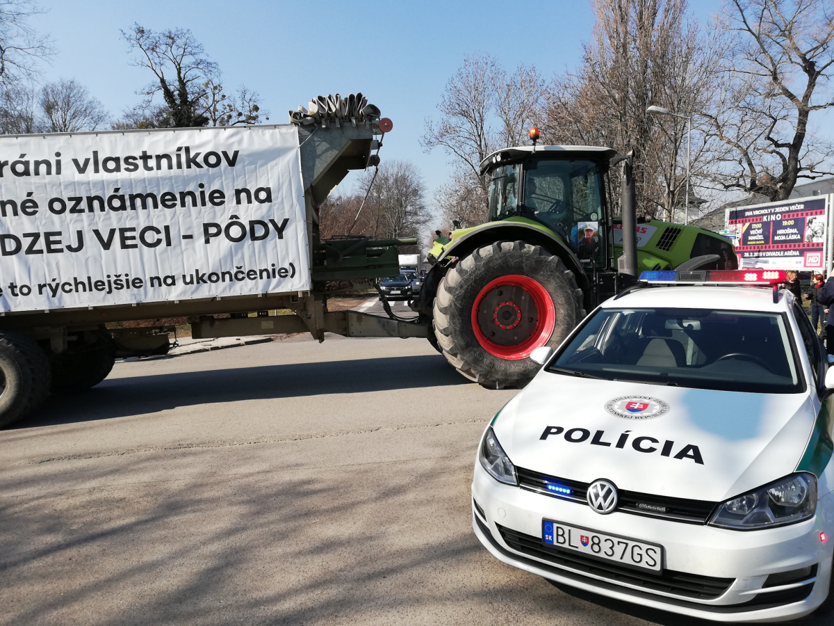 Protestujúci farmári