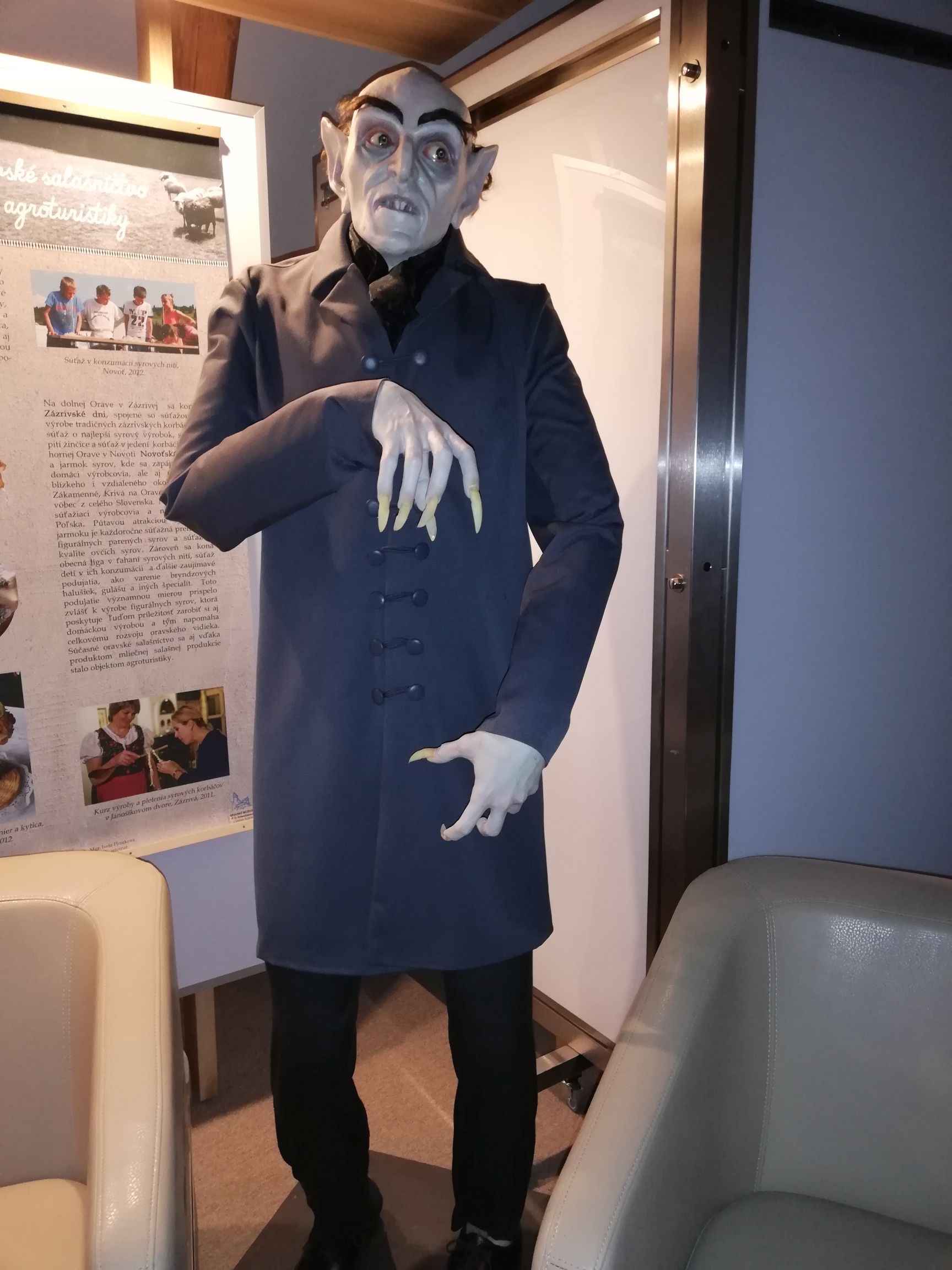 Oravský hrad má vo svojej filmovej expozícii pre návštevníkov k dispozícii aj virtuálny film, v ktorom stretnete upíra Nosferatu.