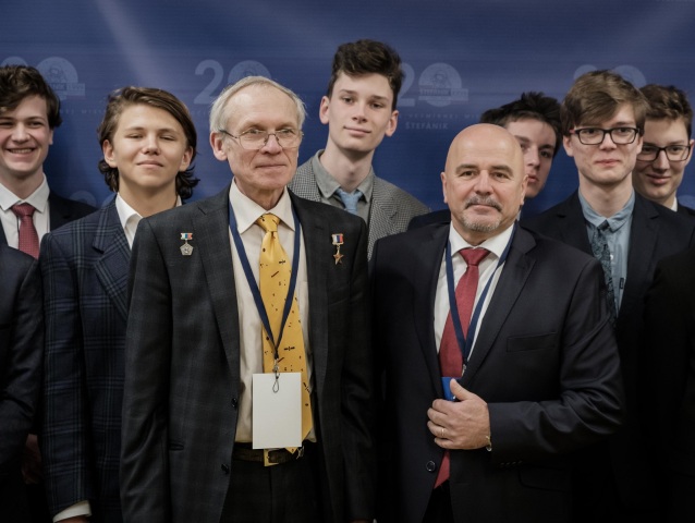 konferencia, kozmonauti
