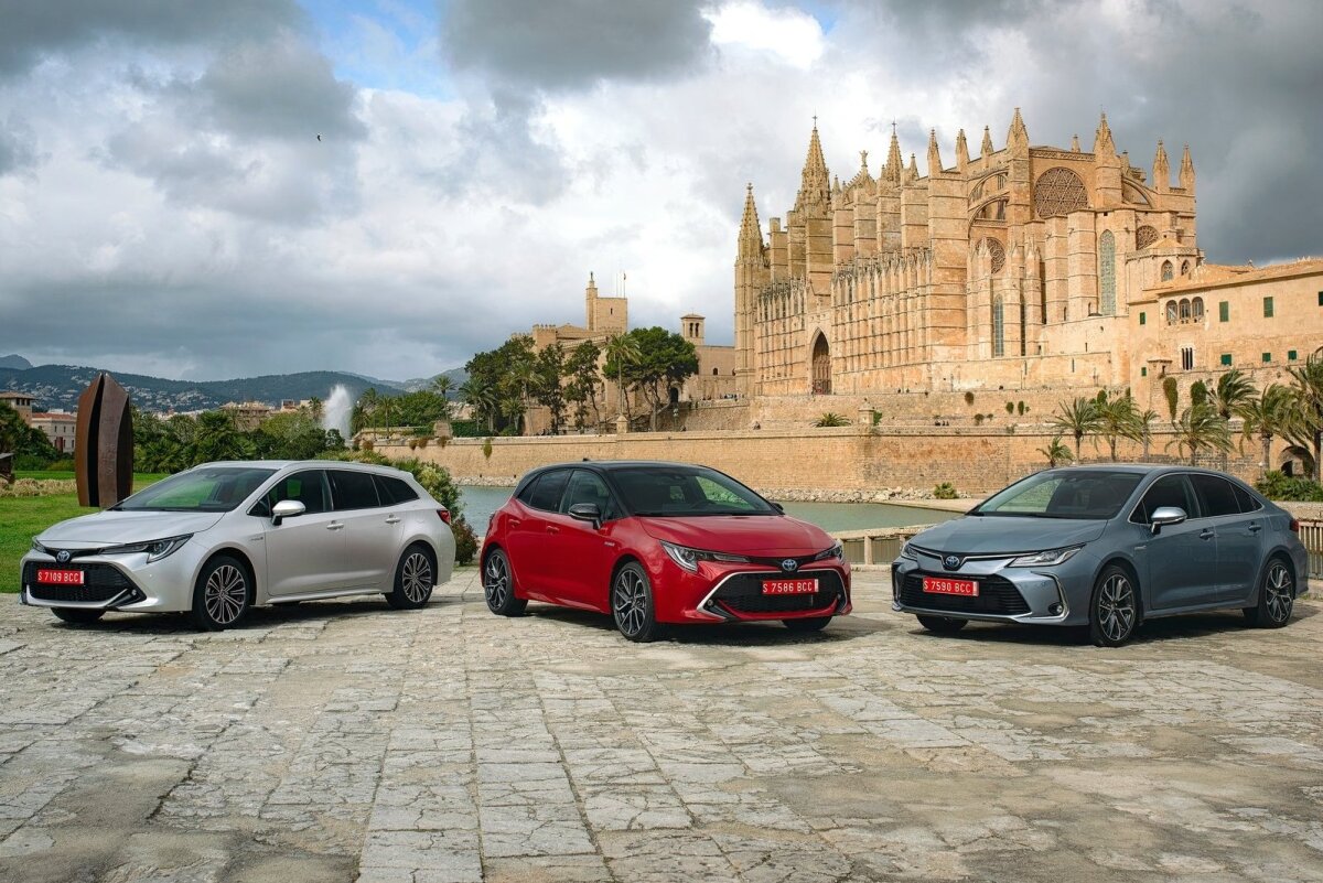 Toyota Corolla Hatchback - 2019