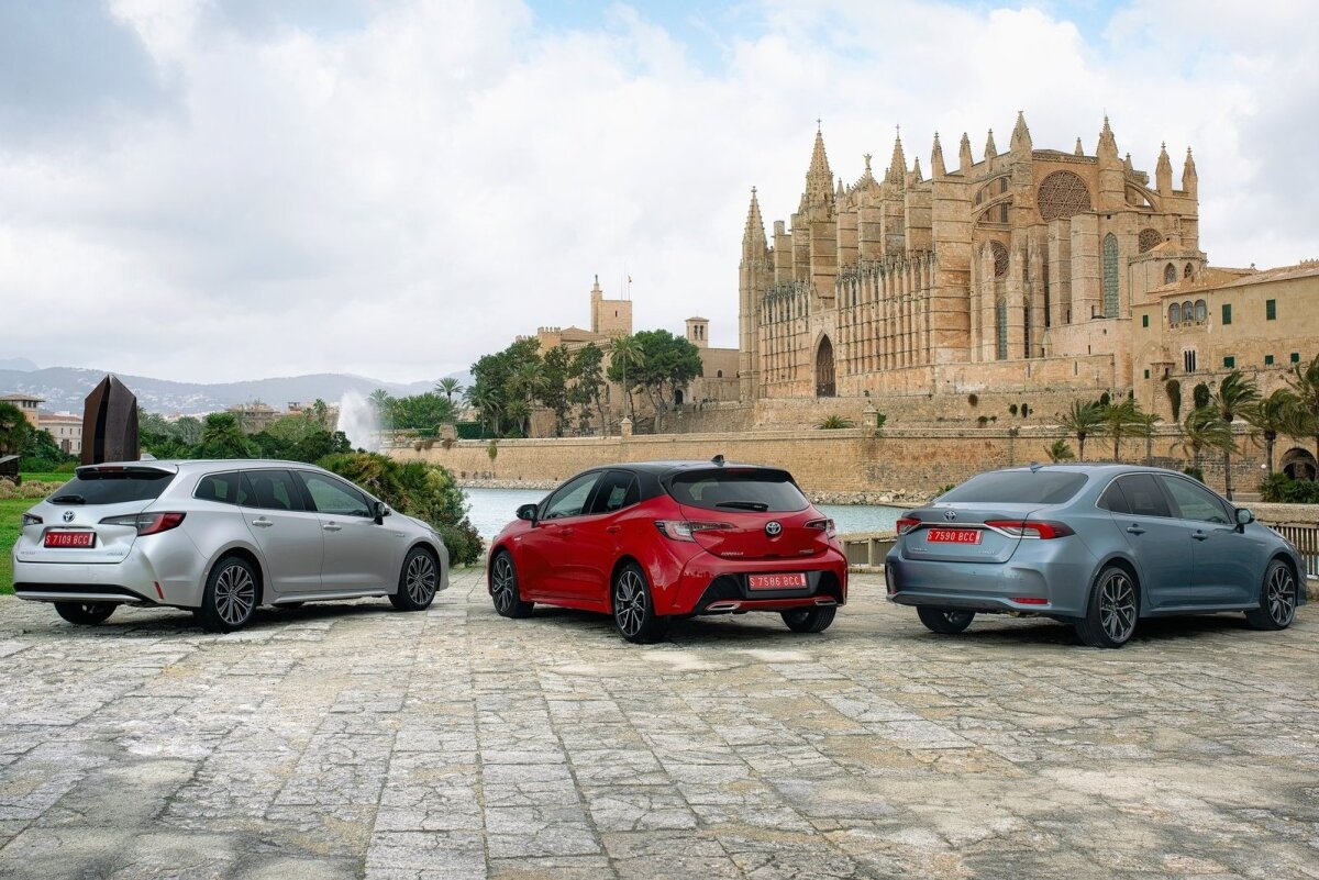 Toyota Corolla Hatchback - 2019