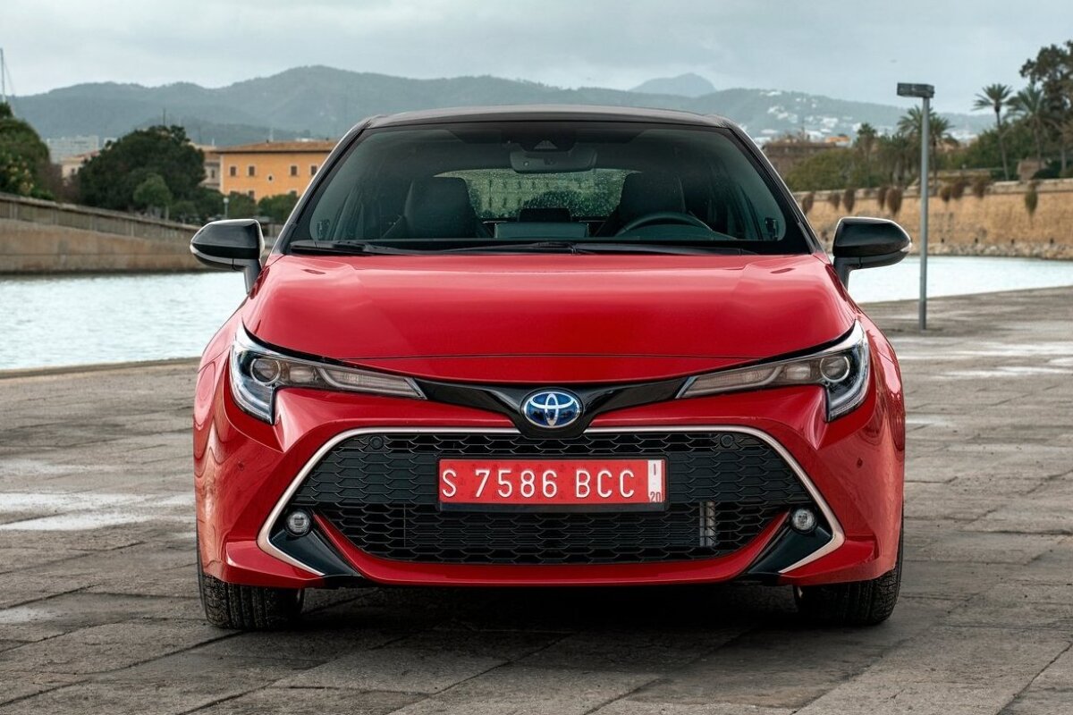 Toyota Corolla Hatchback - 2019