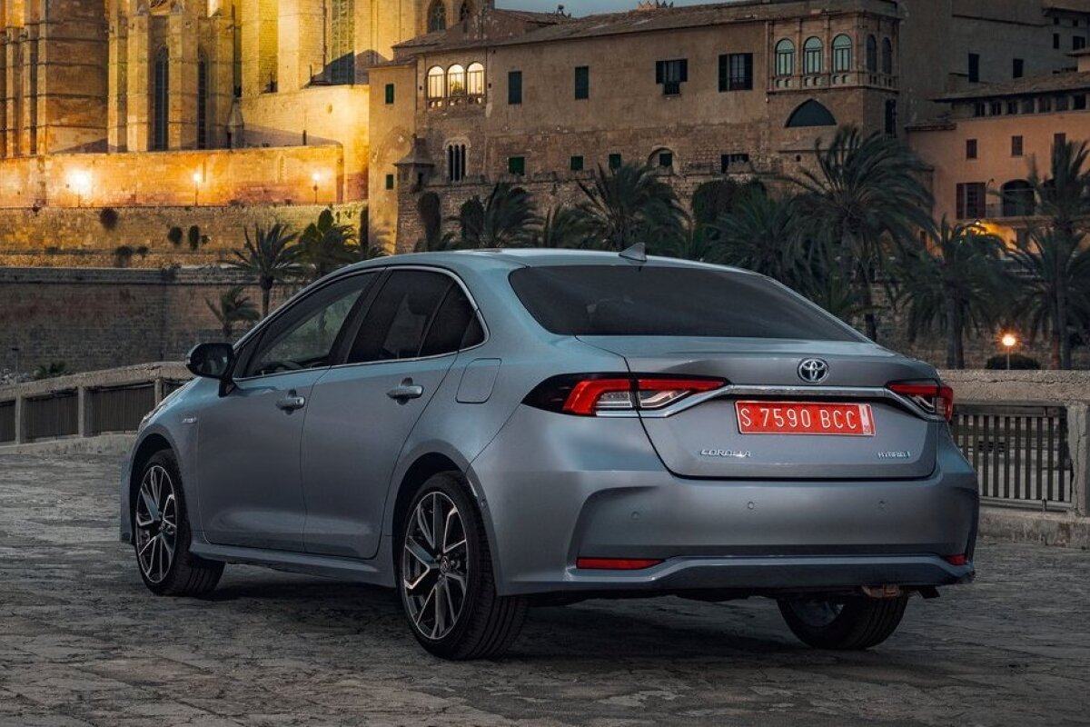 Toyota Corolla Sedan - 2019
