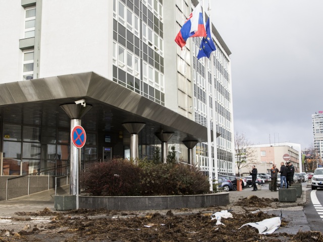 Bratislava farmári protest PPA hnoj  Pôdohospodárska platobná agentúra