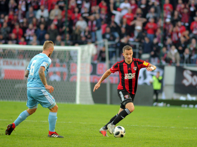 FUTBAL-FL: Trnava - Bratislava Grendel