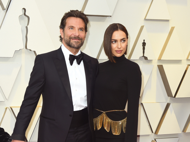 Herec Bradley Cooper a jeho partnerka Irina Shayk v kreácii Burberry.