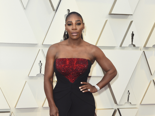 Tenistka Serena Williams v kreácii Armani Privé.