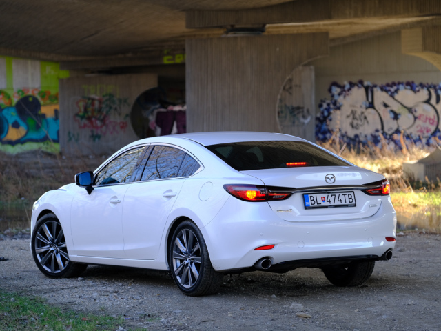 Mazda 6