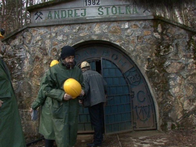 Siege photo old gold mine 