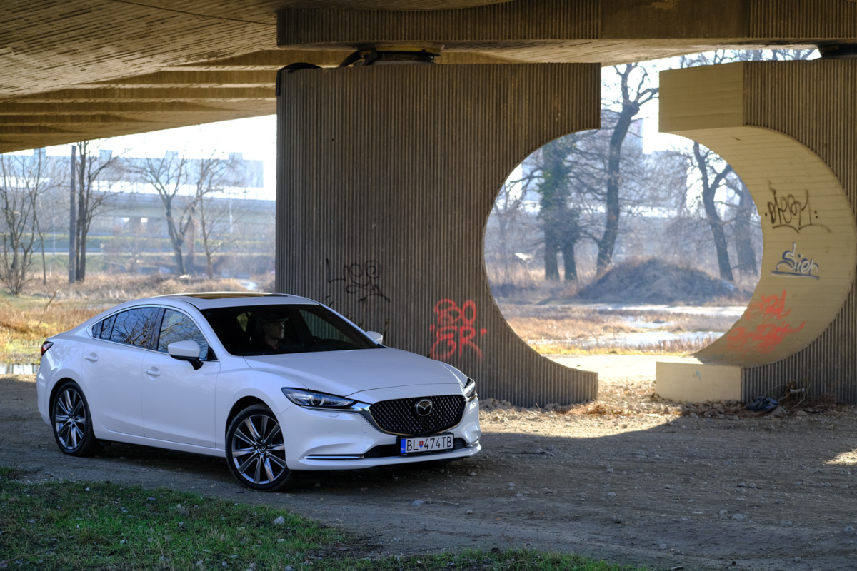 Mazda 6